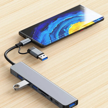 8-in-2 USB-C- & USB-A-Hub mit SD/TF-Kartenleser und Audioanschluss