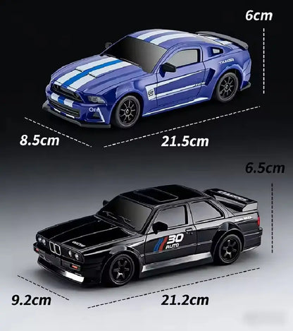 1:24 RC-Drift-Auto – Allradantrieb (4WD), 2,4-GHz-Fernsteuerung, bis zu 20 km/h, LED-Beleuchtung